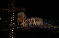 03/04/2026 – En las meditaciones para el Vía Crucis en el Coliseo, se reflexiona sobre el poder ejercido por los hombres.