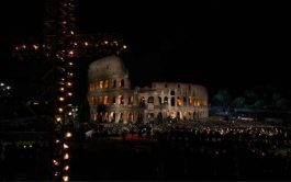 03/04/2026 – En las meditaciones para el Vía Crucis en el Coliseo, se reflexiona sobre el poder ejercido por los&hellip;