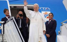 13/04/2026 – La mañana de este lunes, 13 de abril, el Papa León XIV inició su 3º Viaje Internacional, en&hellip;