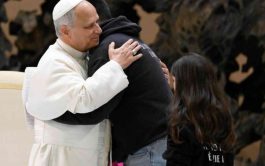 20/05/2026 – León XIV responde a un estudiante calabrés en la revista Piazza San Pietro, quien confiesa sentir “mucha inquietud&hellip;