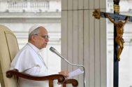 06/05/2026 – En su catequesis, el Papa recordó que la Iglesia no se anuncia a sí misma, sino el camino de salvación en&hellip;