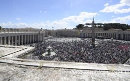 18/05/2026 – En el Regina Coeli de la solemnidad de la Ascensión del Señor, destaca que Jesús une a la&hellip;