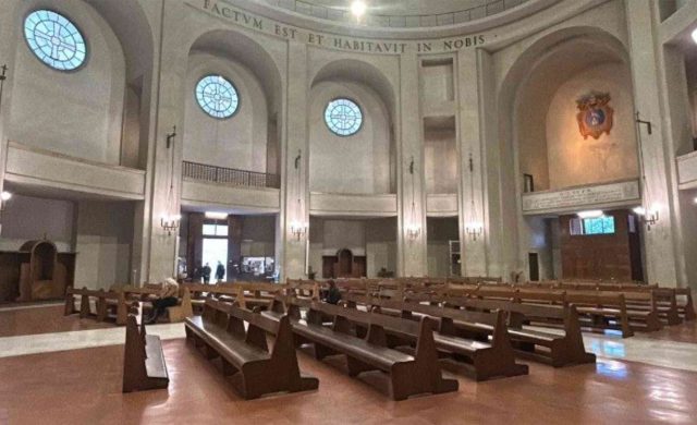 12/05/2026 – El 14 de mayo León XIV visitará la universidad romana La Sapienza. Los estudiantes cuentan el valor de la experiencia en la capilla.