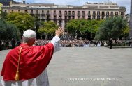 09/06/2026 – Tras cuatro días en Madrid, el Pontífice se dirige a la capital de Cataluña, donde permanecerá hasta el jueves por la&hellip;