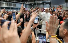 09/06/2026 – El Papa León XIV se ha despedido de Madrid, primera etapa de su viaje a España, con un&hellip;