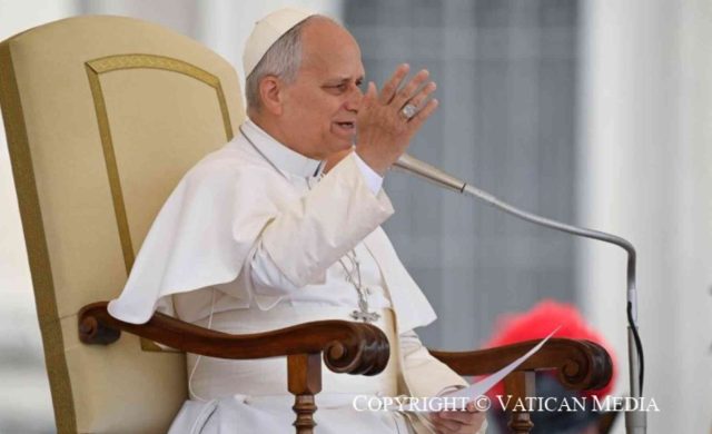 03/06/2026 – León XIV, al final de la Audiencia General, recuerda que en los próximos días se celebra la Solemnidad del Santísimo Cuerpo y Sangre de Cristo.