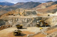 25/09/2015 – Mientras la mayoría de las actividades en la mina Veladero, en San Juan, continúan paralizadas por una medida cautelar, la empresa canadiense…