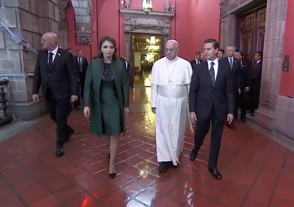 Papa Fco en el palacio nacional
