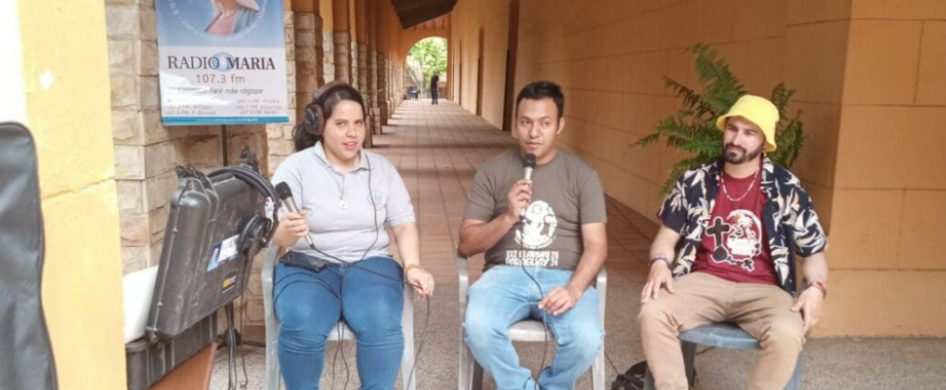 02/10/2024 - Radio María Paraguay compartió con los oyentes la XXIV Peregrinación de jóvenes de la diócesis de San Lorenzo. Durante la transmisión compartió testimonios y vivencias de los jóvenes participantes y sus animadores, además de la Santa Misa presidida por Mons. Joaquín Robledo, obispo de la diócesis de San Lorenzo. Alrededor de 2000 jóvenes caminaron, celebraron el sacramento de…