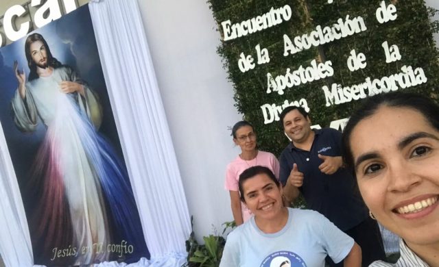 13/12/2024 - Radio María Paraguay transmitió la Santa Misa del Encuentro Nacional de las Asociación de Apóstoles de la Divina Misericordia, dando a conocer la misión de la radio con material promocional. Más de 2.000 personas se dieron cita en este encuentro realizado en la ciudad de Luque. La Santa Misa fue presidida por el Cardenal Adalberto Martínez, Arzobispo de…