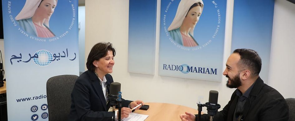 07/03/2025 - Con motivo de la inauguración de la exposición "Jordania: el amanecer del cristianismo", que se pudo visitar en el Vaticano, la Ministra jordana de Turismo, Lina Annab, visitó el 4 de febrero de 2025 los estudios de Radio Mariam en Roma. Durante la visita, la Ministra conoció la misión de Radio Mariam en el mundo y en los…