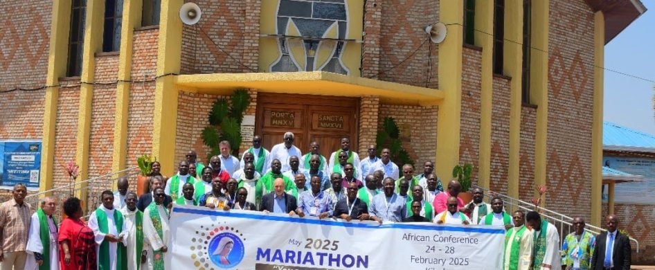 07/03/2025 - La conferencia se llevó a cabo en el santuario de Kibeho, donde Radio María tiene un centro de transmisión. Tal como lo recomendó el padre Livio, la conferencia finalizó con dos días de retiro espiritual para sacerdotes y presidentes. Todos los participantes estaban muy contentos. La reunión comenzó tratando temas relacionados con la administración, la recaudación de fondos,…