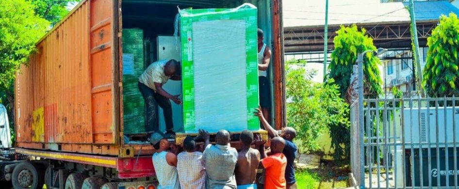 29/06/20205 - Toda la comunidad de Radio María Tanzania celebra la llegada de los primeros equipos para las nuevas estaciones de radio, recibidos con alegría en la sede en Dar es Salaam. Estos suministros son el resultado tangible de la generosidad de muchos oyentes y aportantes, especialmente aquellos que contribuyeron durante el Mariathon 2025. La segunda fase de entrega está…