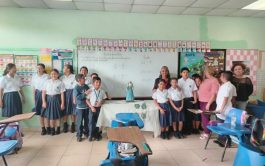 26/10/2025 - En el mes de octubre, tradicionalmente dedicado al Santo Rosario, Radio María Panamá lanzó la campaña “Un Rosario por Radio María” , una iniciativa de oración que une a oyentes y voluntarios en una gran cadena de fe. La invitación es sencilla pero profunda: ofrecer el rezo del Rosario por las intenciones de Radio María, involucrando a familiares, amigos y vecinos. Ya sea en…