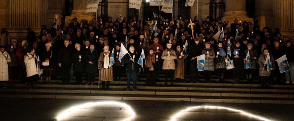 29/01/2026 - Radio María Hungría comenzó a emitir el 15 de enero de&nbsp;2006, transmitiendo en Budapest y sus alrededores como el 46.º miembro de la&nbsp;red internacional Radio María.&nbsp;A lo largo de los años, Radio María Hungría ha experimentado un crecimiento dinámico. Para 2010, operaba 16&nbsp;emisoras locales y hoy está disponible en 25 frecuencias terrestres de FM, además de&nbsp;plataformas de streaming&hellip;