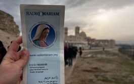 29/01/2026 - La tradicional peregrinación anual de los católicos residentes en Jordania tuvo lugar en el lugar del Bautismo de Jesús en el río Jordán y fue un momento de profunda fe y comunión para la Iglesia local. La celebración eucarística se transmitió en directo desde el estudio móvil de Radio María en Jordania , lo que permitió a muchos fieles seguir el&hellip;