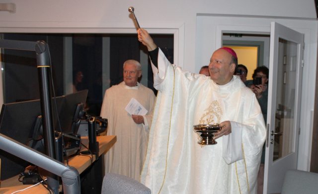 13/04/2025 - El 25 de marzo de 2026, en el marco de la Fiesta de la Anunciación del Señor, se llevó a cabo la bendición de la nueva sede de Radio María en la ciudad de Tienen, Bélgica. La ceremonia fue presidida por el Nuncio Apostólico en Bélgica y Luxemburgo, Mons. Franco Coppola, quien también pronunció la homilía durante la&hellip;