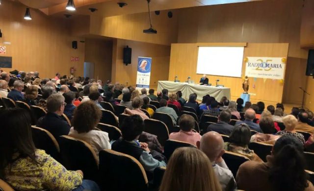 26/04/2026 - Los días 17, 18 y 19 de abril Radio María celebró su XXIII Encuentro Nacional de Voluntarios, bajo el lema “Todos uno en Jesús y María”. Cada año los voluntarios de Radio María se reúnen en un encuentro de oración y formación que los prepara para la tarea evangelizadora. El objetivo de estas jornadas, junto a estrechar los lazos espirituales y evangelizadores, es&hellip;