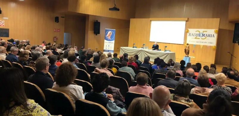 26/04/2026 - Los días 17, 18 y 19 de abril Radio María celebró su XXIII Encuentro Nacional de Voluntarios, bajo el lema “Todos uno en Jesús y María”. Cada año los voluntarios de Radio María se reúnen en un encuentro de oración y formación que los prepara para la tarea evangelizadora. El objetivo de estas jornadas, junto a estrechar los lazos espirituales y evangelizadores, es&hellip;