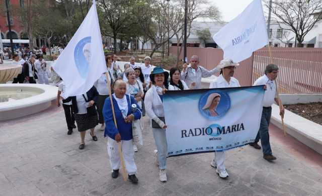 07/06/2026 - Con gran alegría compartimos como celebró Radio María México sus 23 años de vida. Fue una emotiva jornada de fe y agradecimiento que reunió a cientos de fieles, radioescuchas y colaboradores en la ciudad de Guadalajara. Como parte de los festejos, el pasado 31 de mayo se llevó a cabo una peregrinación que partió a las 11 horas&hellip;