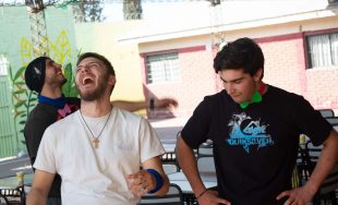 Jesús, Dios amigo del hombre,llego hasta ti para pedirte para mi amigo una bendición. Cuídalo en el camino y…