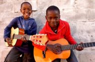 Playing For Change es un movimiento multimedia creado para inspirar, conectar y promover la paz en el mundo a través de la música.…