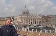 El padre Javier Soteras, Director de Radio María Argentina y Pablo Giletta, periodista de Radio María, viajaron a Roma para cubrir el cónclave…