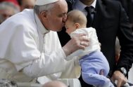 Hoy el Papa Francisco llevó adelante la primer audiencia pública de su pontificado, al que asistieron miles de fieles de todo el mundo.…