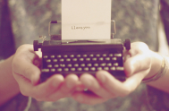 Todos somos máquinas de escribir a las que les falta alguna tecla pero si nos juntamos escribiremos palabras cuyas letras aún no están…