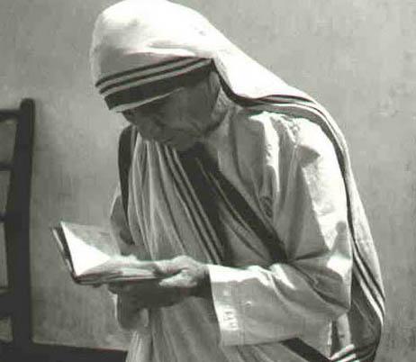 Vía Crucis de la Madre Teresa para los jóvenes - RM Joven