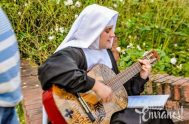 La hermana Lucila Garombo es monja contemplativa en la Visitación de Santa María de Río Cuarto y con la guitarra reversionó la canción…