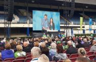 Jóvenes que viven su fe, se animaron a dar sus testimonios en el primer día del Encuentro Mundial de las Familias en Dublín, Irlanda. …
