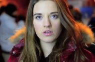 Una joven ucraniana oriunda de Kiev, la capital, filmó un video que se viralizó en la red, donde explica al mundo la situación…