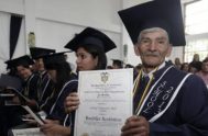 José Sinaí Garay se graduó del colegio departamental de Subia, Cundinamarca, en Colombia, a los 75 años de edad. El hecho fue reportado…
