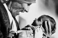 Durante sus retiros anuales, Madre Teresa revisaba su vida y renovaba su compromiso de esforzarse por alcanzar la santidad, y ella era muy…