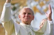 Hoy celebramos la fiesta de San Juan Pablo II, El Papa peregrino, que llevo por todo el mundo el mensaje de la Cristo.…