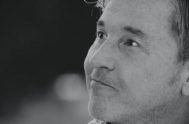 “Su Luz” el nuevo video de Ricardo Montaner es un testimonio de esperanza y un grito de aliento para el que necesite auxilio…