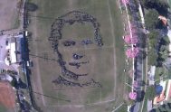 El sábado 5 de septiembre la comunidad salesiana de Paraná realizó una gigantografía con la imagen de Don Bosco en un tamaño aproximado de…