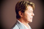12/01/2015 – El fallecimiento de  uno de los iconos del rock mundial, David Bowie fue anunciado a través de un tuit por su familia.…