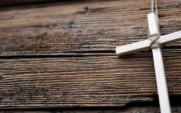 Señor, termina este Lunes Santo…y me detengo un momento con Vos. Hoy vi un amor que no&hellip;