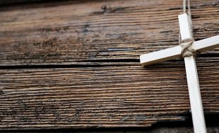 Señor, termina este Lunes Santo…y me detengo un momento con Vos. Hoy vi un amor que no&hellip;